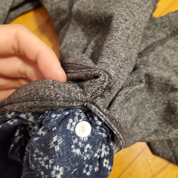 Lululemon Exhalation Pullover II. Heathered grey. Size 2. - Picture 8 of 12
